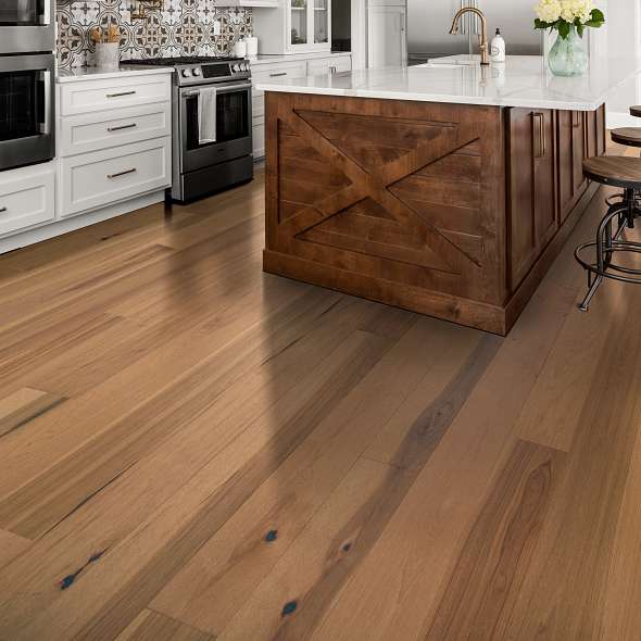 Hardwood flooring | Broadway Carpets, Inc